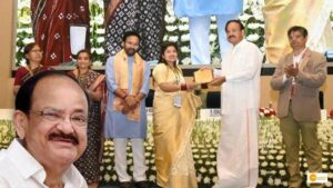 Read more about the article भारत के उपराष्ट्रपति ने प्रतिष्ठित कलाकारों को संगीत नाटक अकादमी फैलोशिप, ललित कला अकादमी के पुरस्कार और राष्ट्रीय पुरस्कार प्रदान किए