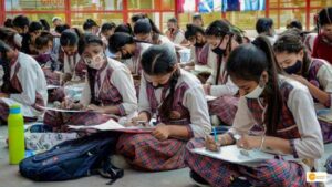 Read more about the article UP Govt to Transfer Money to Students’ Parents’ Accounts for Uniforms and School Bags