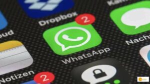 Read more about the article WhatsApp to soon allow users to share voice notes as status updates