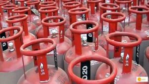 Read more about the article LPG गैस सिलेंडर पर भी ले सकते हैं 50 लाख रुपए का बीमा, नहीं पता तो यहां मिलेगी सभी डिटेल्स, जानें क्या है क्लेम का प्रॉसेस!