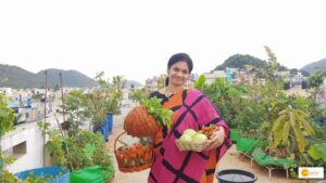 Read more about the article This Award-Winning Gardener Grows Over 500 Plants on Her Terrace