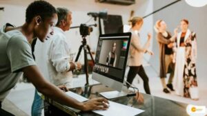 Read more about the article The Sustainable Future of the Fashion Industry: Innovations and Challenges