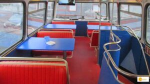 Read more about the article Bus Cafe: कबाड़ को बना दिया कमाई का जरिया, जानें कैसे एक यूथ की क्रिएटिविटी लोगों को कर रही अट्रैक्ट!