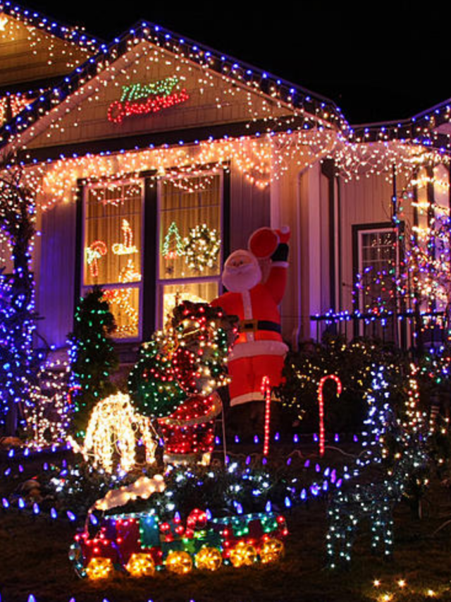 9 Best Christmas Towns in America - See Positive