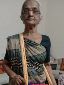 Read more about the article कैसे 88 साल की दादी चला रही हैं हैंडीक्राफ्ट बिज़नेस