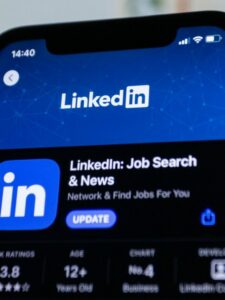 Read more about the article क्या आप जानते है ? LInkedin की दुनिया भर में पहुँच