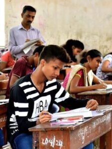 Read more about the article Board Exam के स्ट्रेस से गुजर रहे हैं आपके बच्चे, तो इन योगासनों से मिलेगा फायदा!