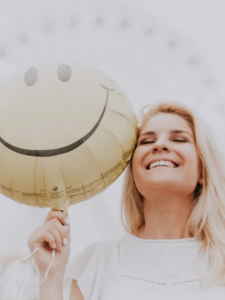Read more about the article How to be happy: Simple habits recommended by experts