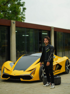 Read more about the article Honda Civic Transformed into Lamborghini