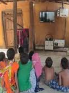 Read more about the article बस्तर के इस गांव में पहली बार पहुंचा टेलीविजन