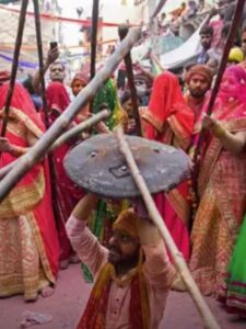Read more about the article क्यों मनाते हैं लठमार होली?