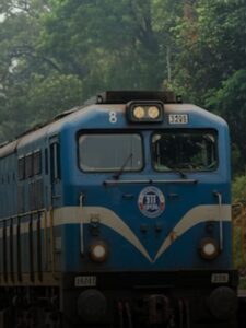 Read more about the article – रेल से जुड़ा आइज़ोल, बना चौथा नॉर्थईस्ट कैपिटल!