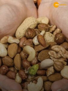 Read more about the article Dry Fruits & Nutrition: What You’re Probably Doing Wrong