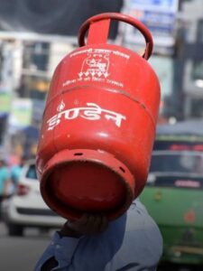 Read more about the article Why PNG is Safer Than LPG? Full Comparison Explained