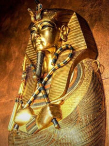 Read more about the article Tutankhamun की कब्र में क्या मिला ? जानिए सच