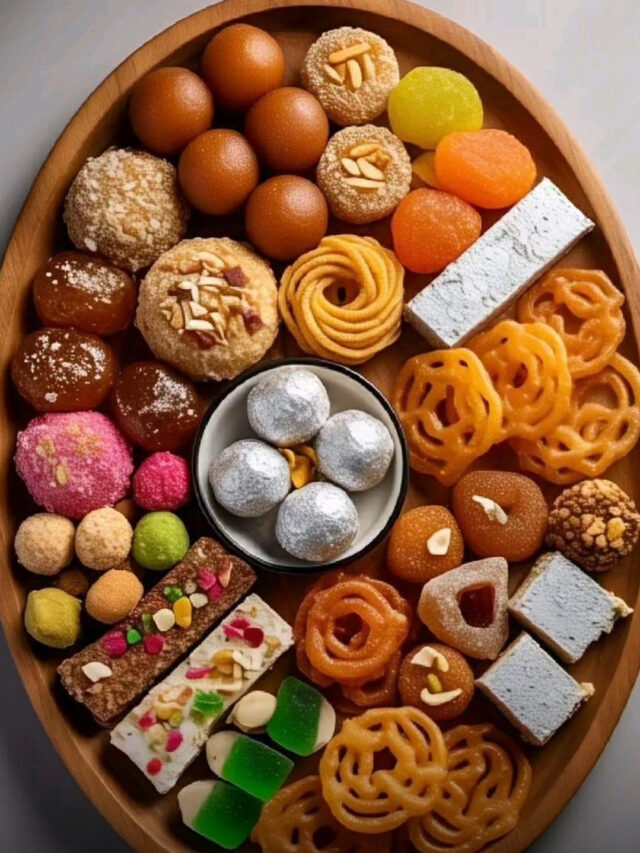 8 Diabetic Friendly Sweets For Diwali Festival: दिवाली के लिए 8 डायबिटिक-फ्रेंडली मिठाइयां