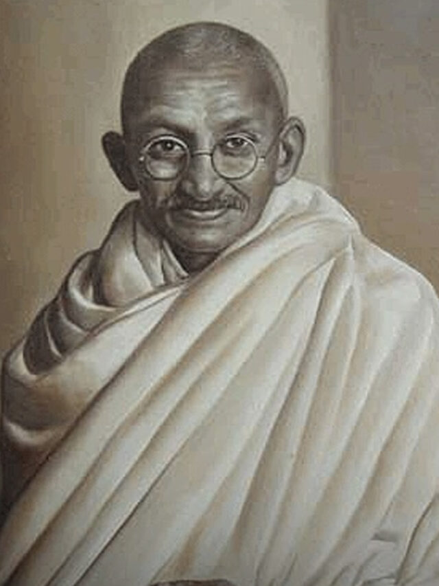 गाँधीजी को क्यों कहा गया महात्मा ?